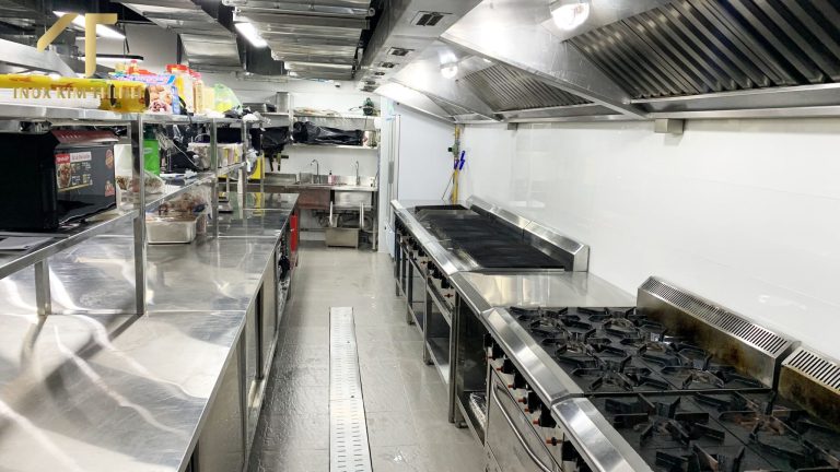 Bí Quyết Chọn Mua Thiết Bị Bếp Công Nghiệp Giá Rẻ Tại TPHCM