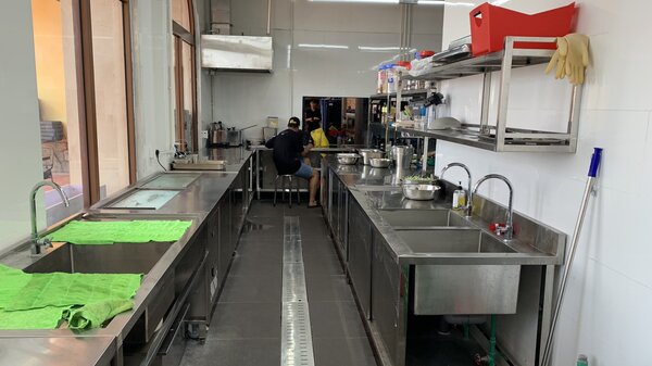 Đâu là địa chỉ chuyên cung cấp chậu rửa công nghiệp chất liệu inox 304?