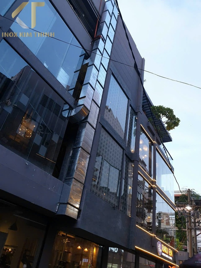 Quán nướng cần lắp hệ thống hút khói tại bàn khách hàng để làm gì?