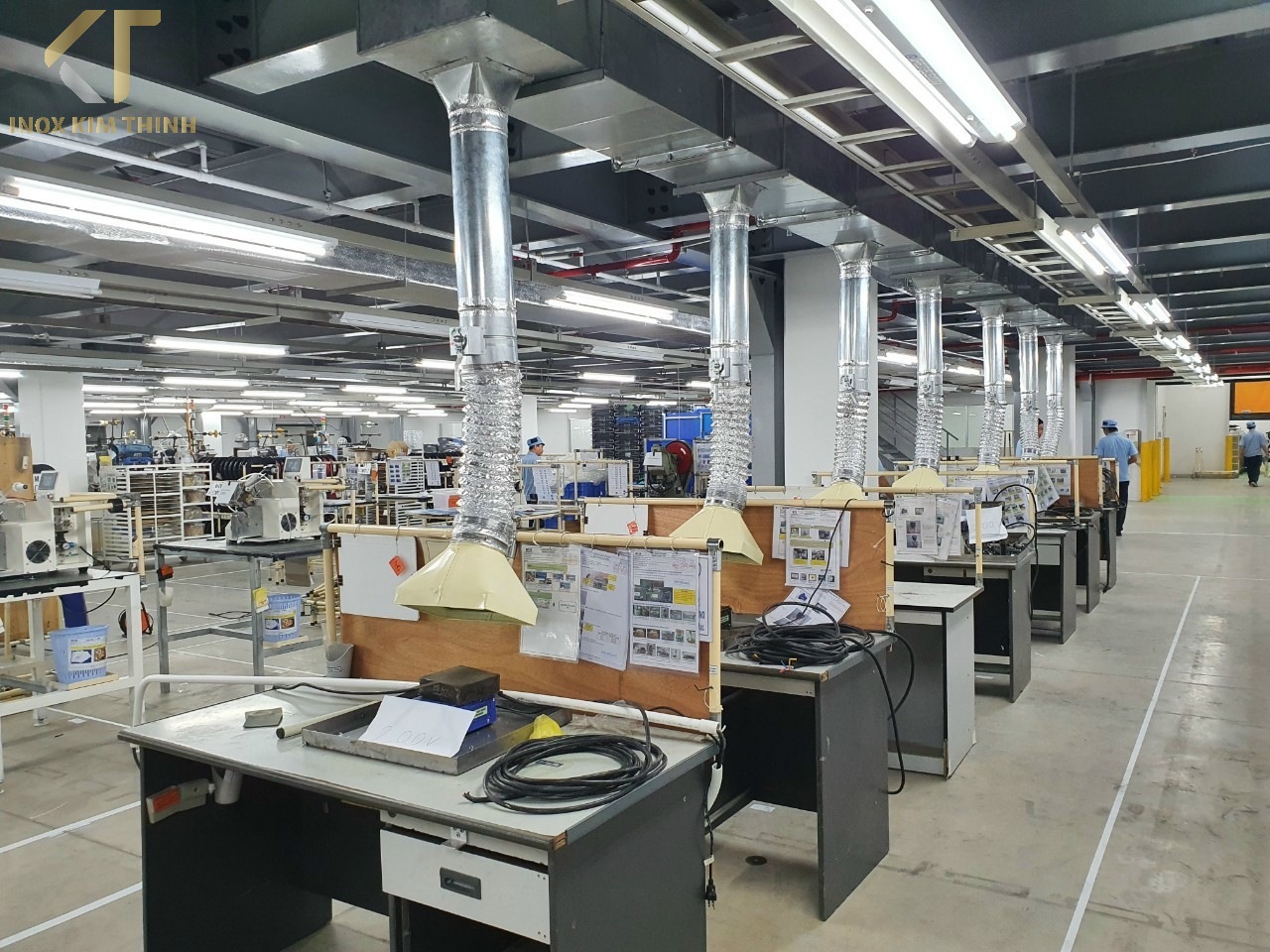 thi công lắp đặt chụp hút khói tại bàn Tiền Giang