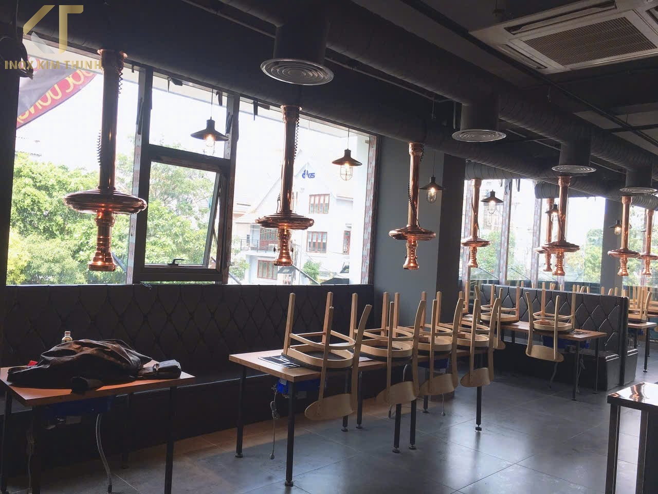 thi công lắp đặt chụp hút khói tại bàn Tiền Giang
