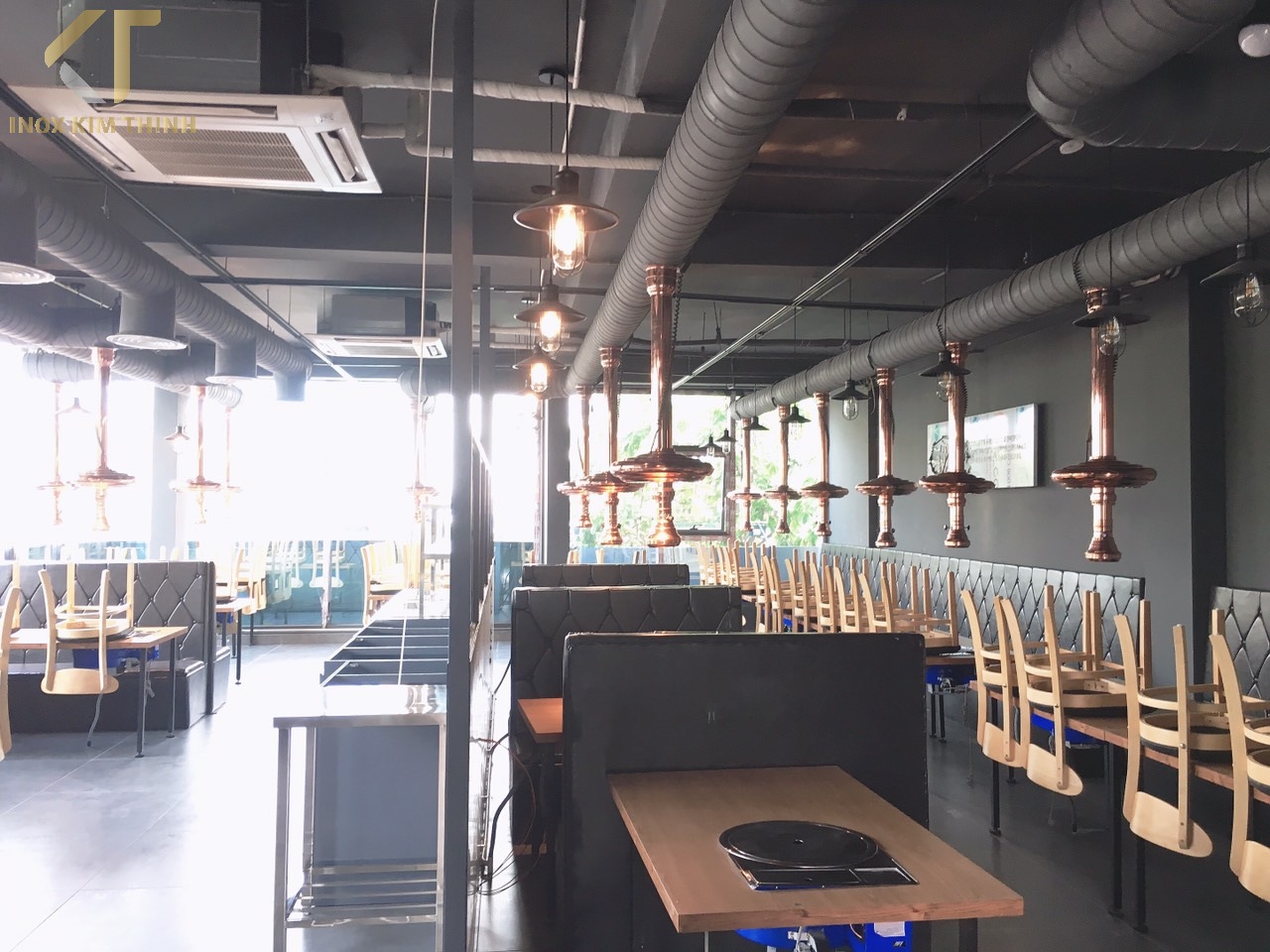 thi công lắp đặt chụp hút khói tại bàn TPHCM